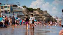 Imagen de Se viene un sábado de 28°en Las Grutas: ¿vuelven días para disfrutar de un ‘veranito’?