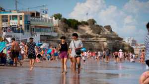 Se viene un sábado de 28°en Las Grutas: ¿vuelven días para disfrutar de un ‘veranito’?