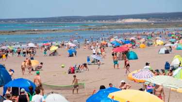 Las Grutas con pocos turistas: algunos prestadores evalúan cerrar el 31 de enero, para evitar pérdidas