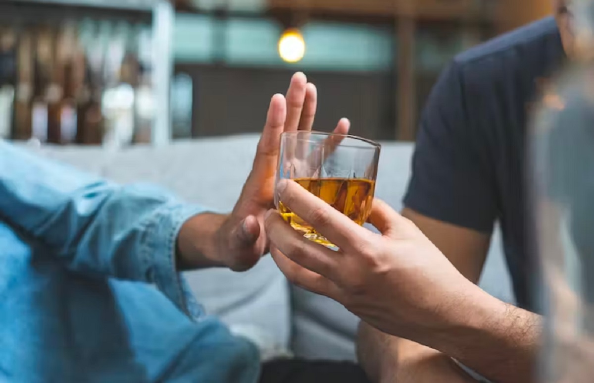 Qué le ocurre a su hígado cuando deja el alcohol. Pormezz/Shutterstock