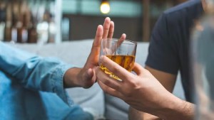 Qué le ocurre a tu hígado cuando deja el alcohol: grasa y cicatrices