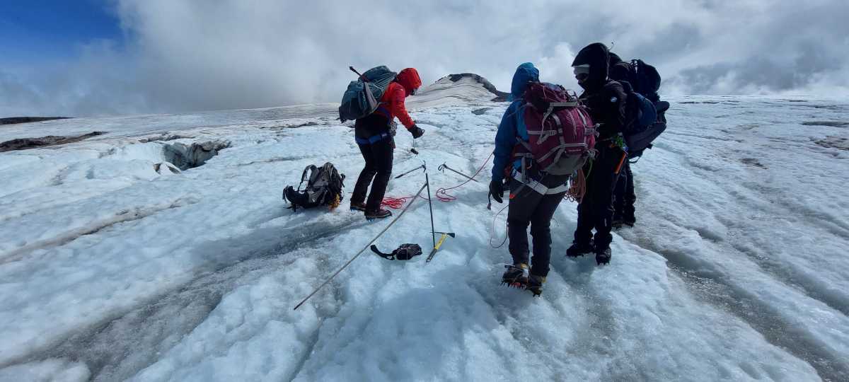 Campaña de monitoreo del glaciar Alerce en abril y octubre del 2023. Foto: gentileza