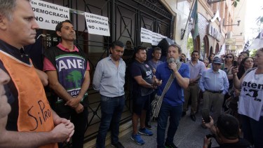 Judiciales, legislativos, UPCN, ADUNC, municipales, ATEN y el gremio de la Salud integran, entre otros, el Frente Gremial (foto Oscar Livera)