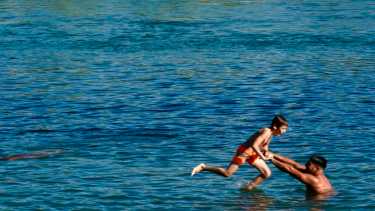 Guardavidas le piden al municipio de Neuquén que cree un nuevo balneario. Foto: Matías Subat