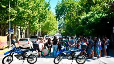 Estuvieron cortadas las calles Belgrano y Santiago del Estero, por una protesta de EPAS. Foto: Matías Subat.