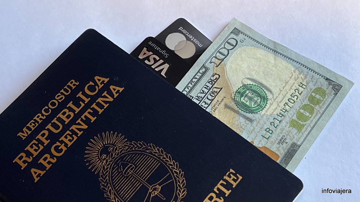 Vacaciones y dólar: usar tarjetas de crédito para gastos de turismo puede no ser la mejor idea.