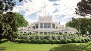 Milei se muda a Olivos sin los perros pero, después de una limpieza energética