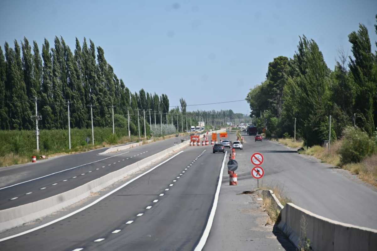 Ruta Nacional 22, tramo 5 entre Fernández Oro y Cipolletti. (Florencia Salto)