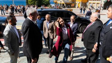 La vicepresidenta Victoria Villarruel estuvo acompañada en todas sus actividades en Bariloche por el ministro de Gobierno, Federico Lutz. Foto: Gentileza Municipalidad de Bariloche