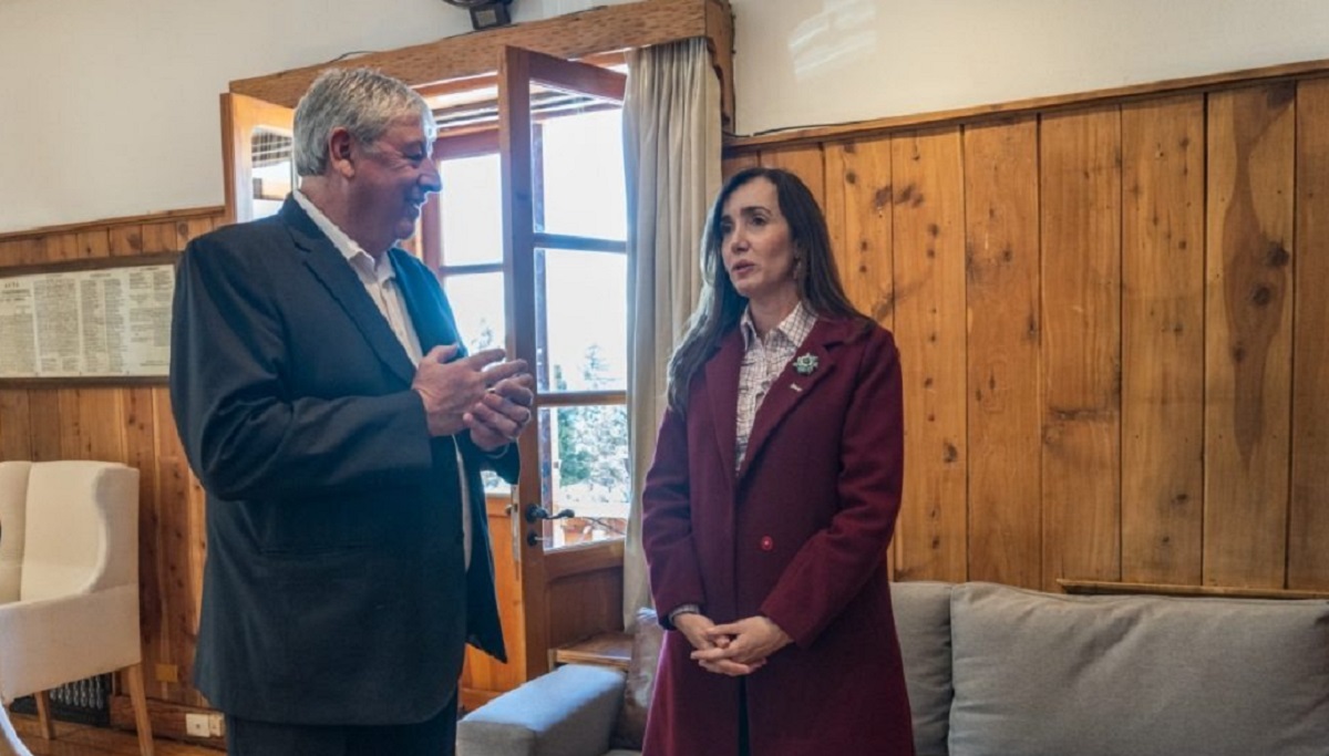 La vicepresidenta Victoria Villarruel se reunió con el intendente de Bariloche, Walter Cortés, en su visita a la ciudad. Foto: gentileza