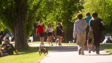 La costanera de Viedma es un lugar ideal para hacer actividades al aire libre. Foto: Pablo Leguizamon.