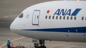 Nuevo incidente en un Boeing: una ventanilla agrietada obligó a un vuelo a regresar, en Japón