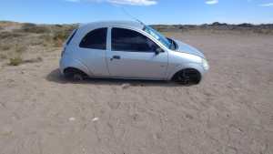 Playas Doradas: dejaron el auto para bajar a tomar mates a la playa y les robaron las ruedas