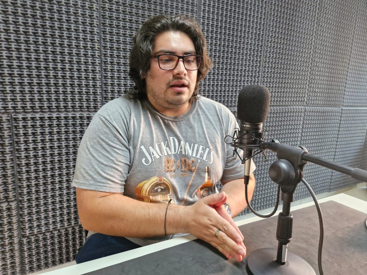 El exbecario, Santiago Oliva, denunció que el ministerio de Salud de Neuquén les adeuda el pago de noviembre y diciembre. Escuchá la entrevista en RÍO NEGRO RADIO.