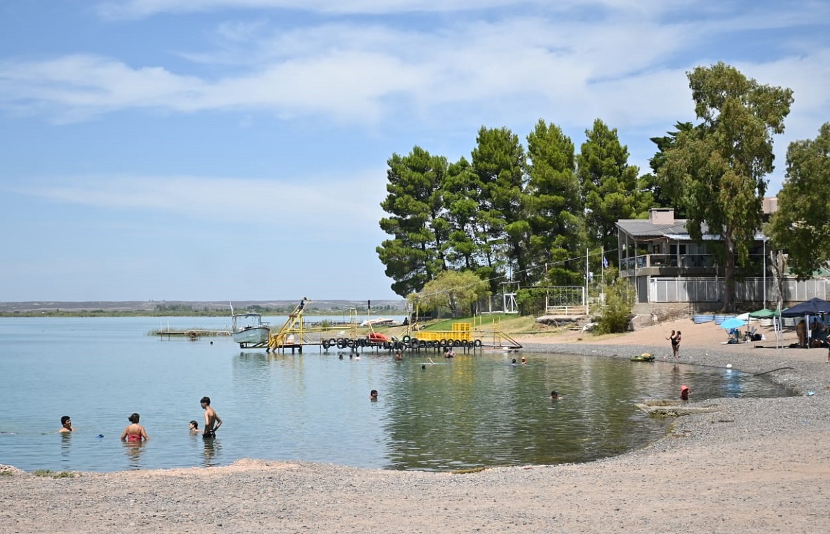 La entrada al Lago Pellegrini es libre y gratuita. Foto: Florencia Salto.