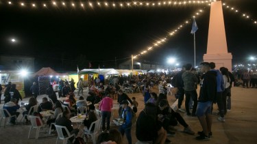 El intendente Marino destacó la importancia de mantener la celebración, aunque con un enfoque más moderado debido a la actual situación económica del país. Foto: archivo Pablo Leguizamon. 