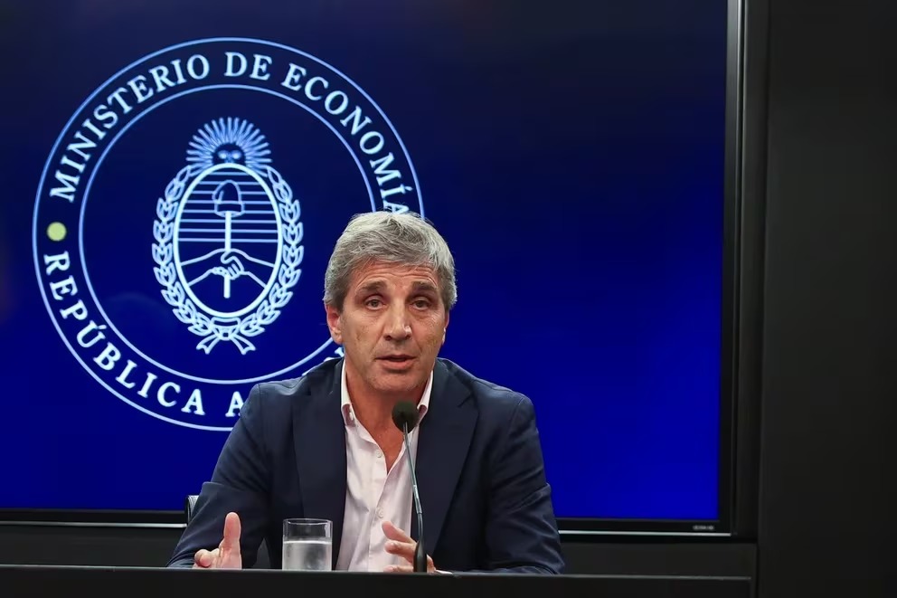 Caputo confirmó que se dará de baja el capítulo fiscal del proyecto. Foto: Gentileza Infobae. 