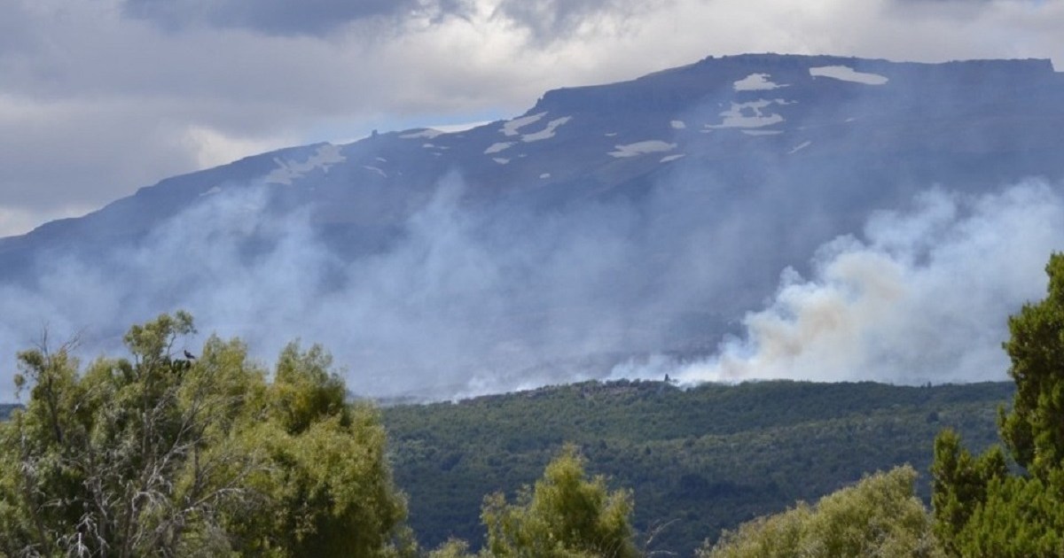 En sólo seis días, el incendio de Los Alerces consumió más de 2.400 hectáreas thumbnail