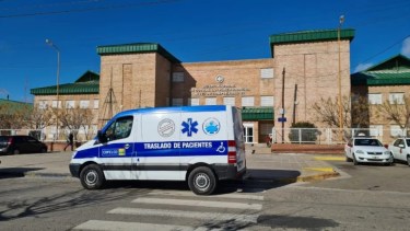 Un hombre cayó desde el segundo piso y sufrió quebraduras, en Cutral Co