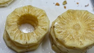 Ananá en almíbar perfumado con jengibre, lima y sake para paladares sensibles