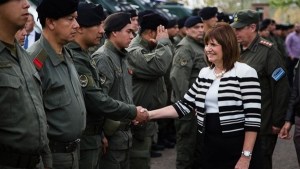 Bullrich busca apoyo en las Fuerzas Armadas para combatir el narcotráfico: «Métodos disuasivos en fronteras»