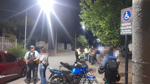 Con más de 100 test de alcoholemia, controlaron a conductores en el Paseo de la Costa de Neuquén