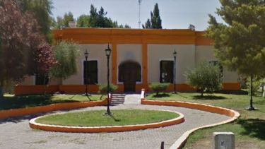 La Casa de la Cultura de Plottier está ubicada en Martellota y Avenida San Martín (Foto: captura)