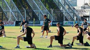 Gustavo Noto dirigió su primera práctica en Cipolletti. (Foto: Florencia Salto)