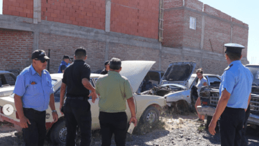 El desarmadero tendrá cinco días para limpiar la vía pública. Foto: gentileza