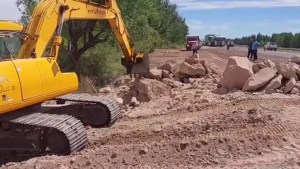Preocupa la crecida del río Colorado: buscan evitar que el agua llegue a la Ruta 151