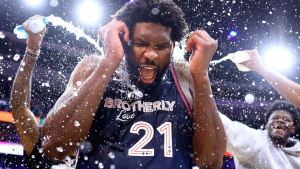 Noche emblemática en la NBA: Joel Embiid marcó 70 puntos y rompió un récord histórico