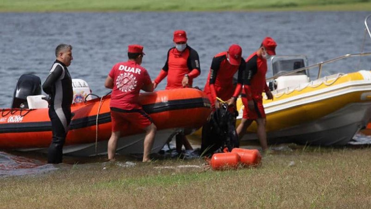 Un hombre cayó de una moto de agua en Córdoba y es buscado intensamente