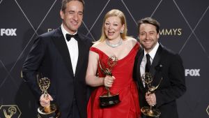 «Succession», «The Bear» y «Bronca» arrasan en una nostálgica noche de Emmy