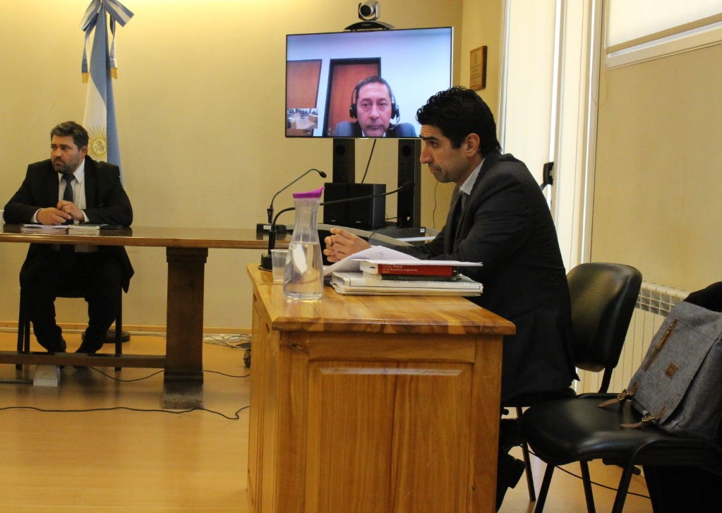 El fiscal Tomás Soto (a la derecha) formuló los cargos contra el imputado y el juez Sergio Pichetto los admitió. (foto de ARCHIVO)