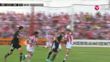 Gregorio Rodríguez fue expulsado por una durísima patada.