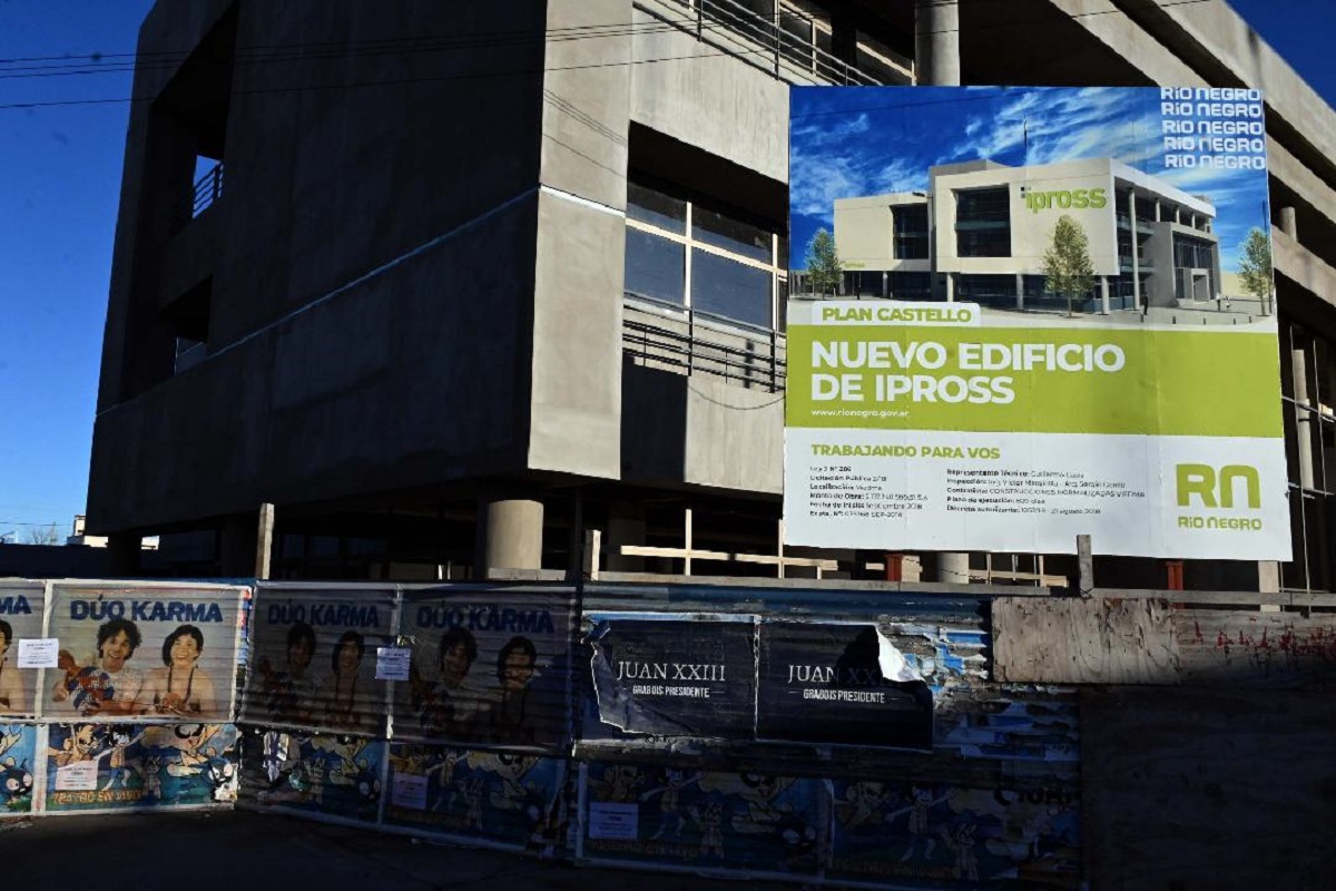 La futura sede del Ipross, obra paralizada desde mediados de 2023. Foto: Marcelo Ochoa.
