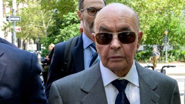 Joe Lewis, dueño de Lago Escondido, había sido liberado tras pagar una millonaria fianza y ahora se declaró culpable. Foto Archivo. 