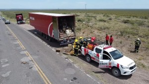 Se incendió un camión de Andreani con encomiendas en La Pampa: investigan las causas