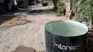 Neuquén: hace una semana que falta el agua en un sector del barrio Belgrano