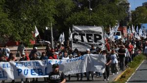 Paro general en Neuquén, el miércoles 24: cómo funcionan colectivos, bancos, marchas y adhesiones