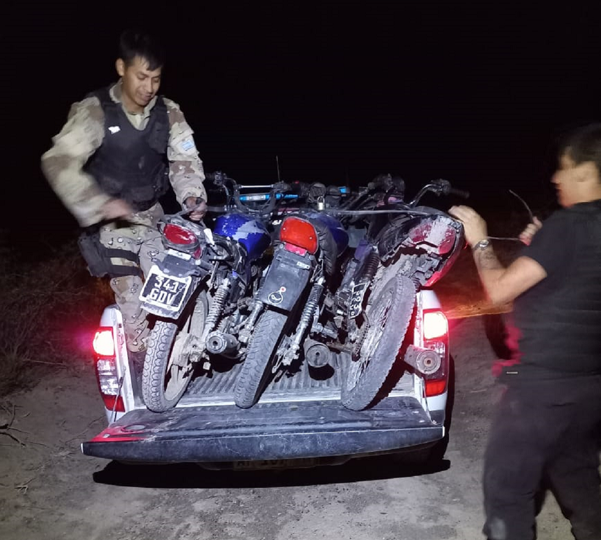 Los efectivos secuestraron las tres motos. Foto: Policía de Río Negro