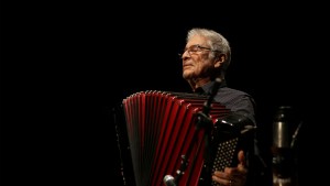 Raúl Barboza llega a la región: «Siempre fui un buscador de sonidos»