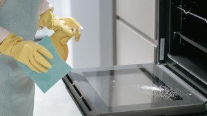 Empleadas domésticas: El sueldo de enero 2024 puede llegar con alguna suma extra