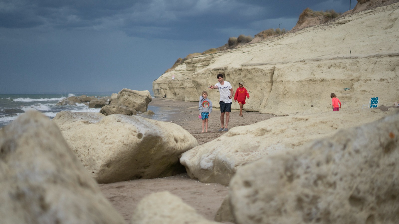 Terraza al Mar, una playa distinta, en el acceso norte de Las Grutas. Fotos: Luciano Cutrera.
