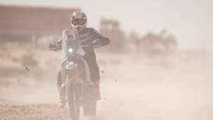 Santiago Rostan avanza en el desierto y descubre los secretos del Rally Dakar