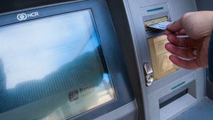 Río Negro: el gobierno pagará los bonos entre martes y miércoles de la próxima semana