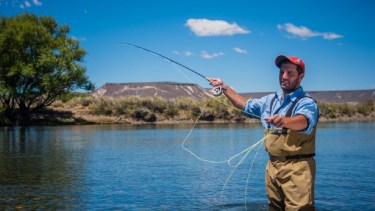 Los apasionados de la pesca de las míticas marrones migratorias están de fiesta en Piedra del Águila