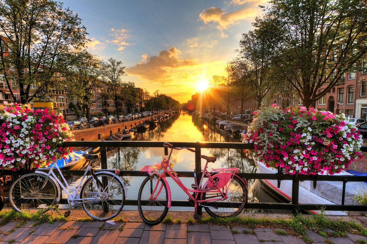 Amsterdam, Holanda, es uno de los destinos más románticos, ideales para un San Valentín.