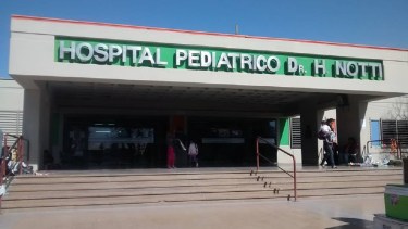 El niño permanece internado en el hospital Humberto Notti. 