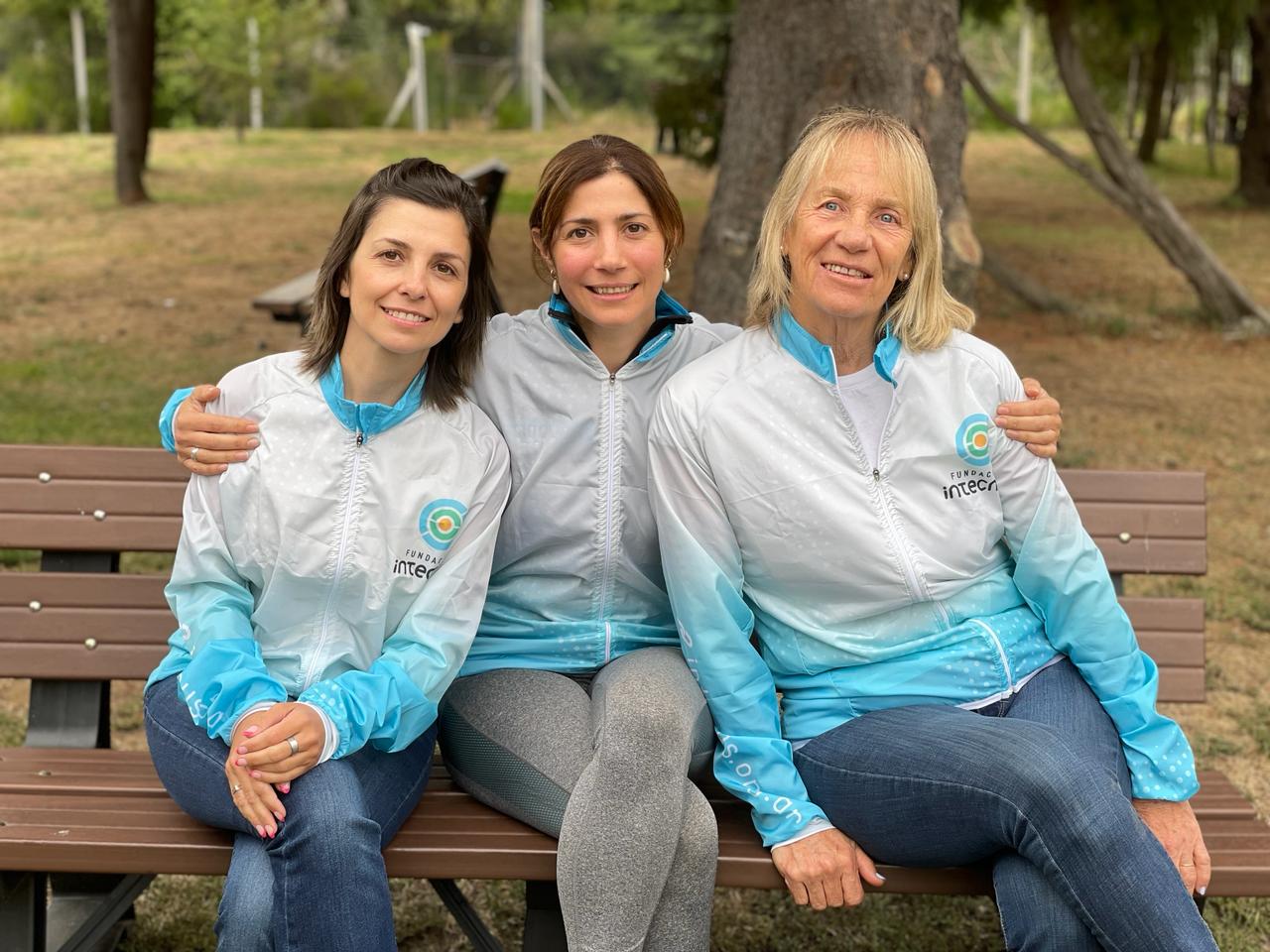 La médica Florencia Costantino, junto a Inés Lange y Paula Rodríguez. Foto: gentileza